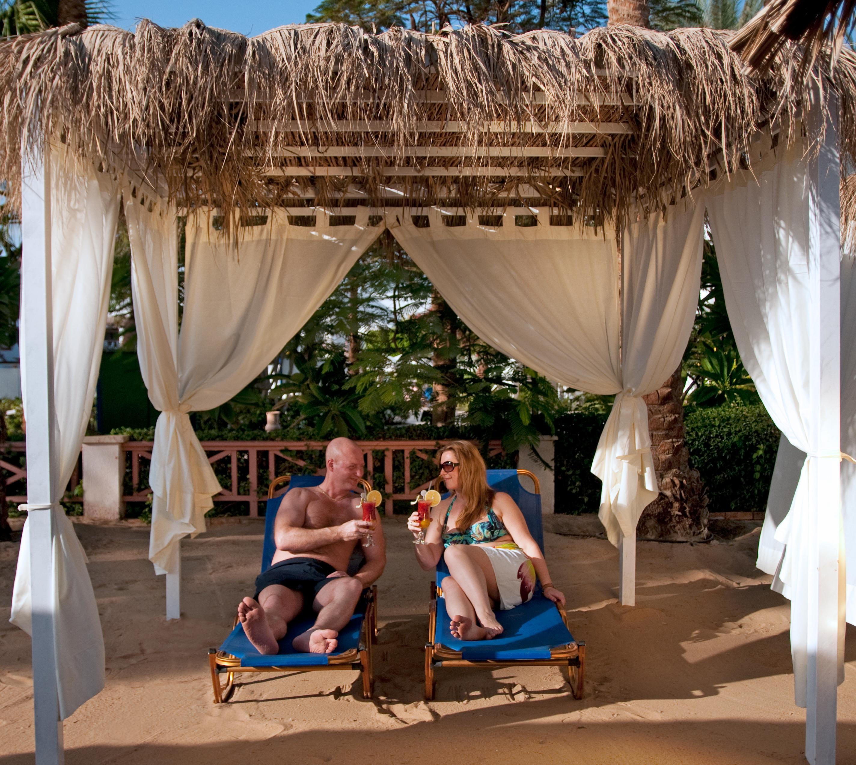 Iberotel Palace - Adults Friendly 16 Years Plus Sharm el-Sheikh Exterior foto A couple relaxing in a cabana